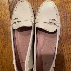 UGG Women's Soft White Pebbles Leather Moccasins Loafers Size 7